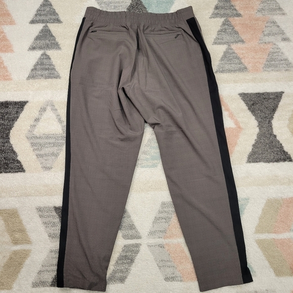 Athleta Brooklyn Ankle Pant Plaid Brown Size 10 - Picture 8 of 11